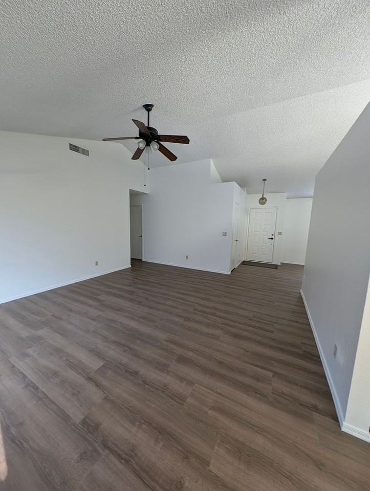 3644 W Elgin St - Photo 4 of 27