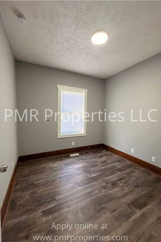 1032 8th Ave - Photo 5 of 10