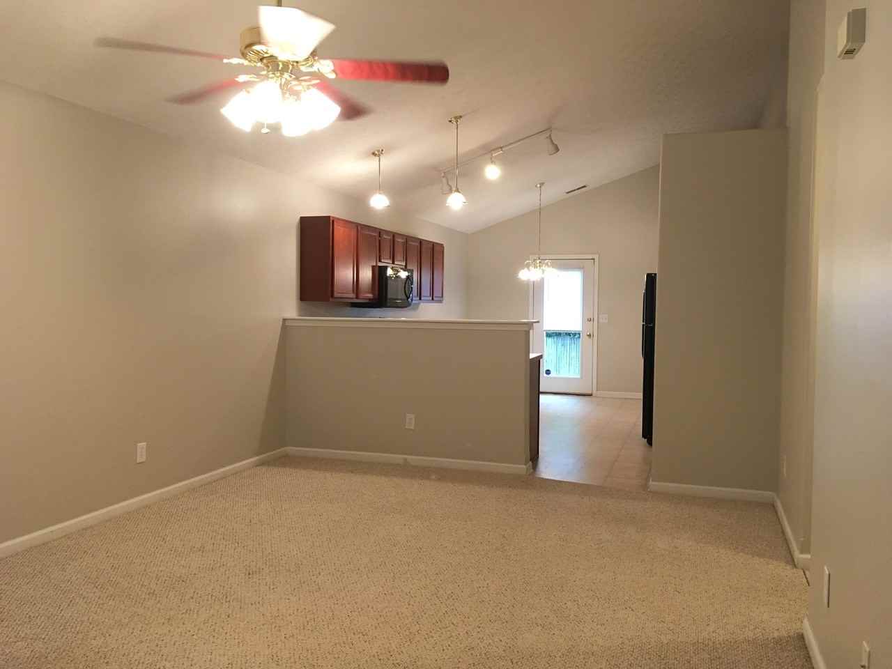 121 Blue Heron Pl - Photo 5 of 31
