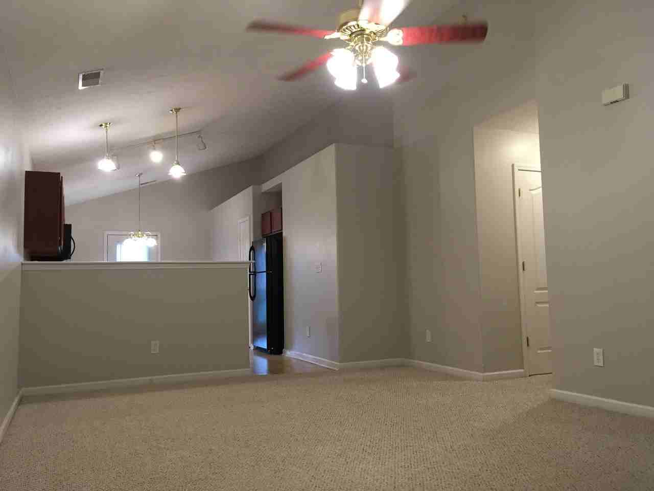 121 Blue Heron Pl - Photo 6 of 31