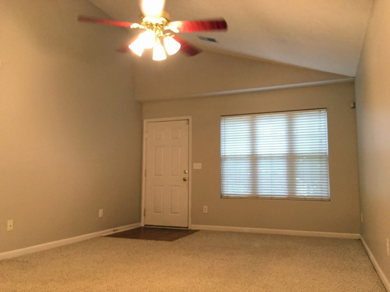 121 Blue Heron Pl - Photo 7 of 31