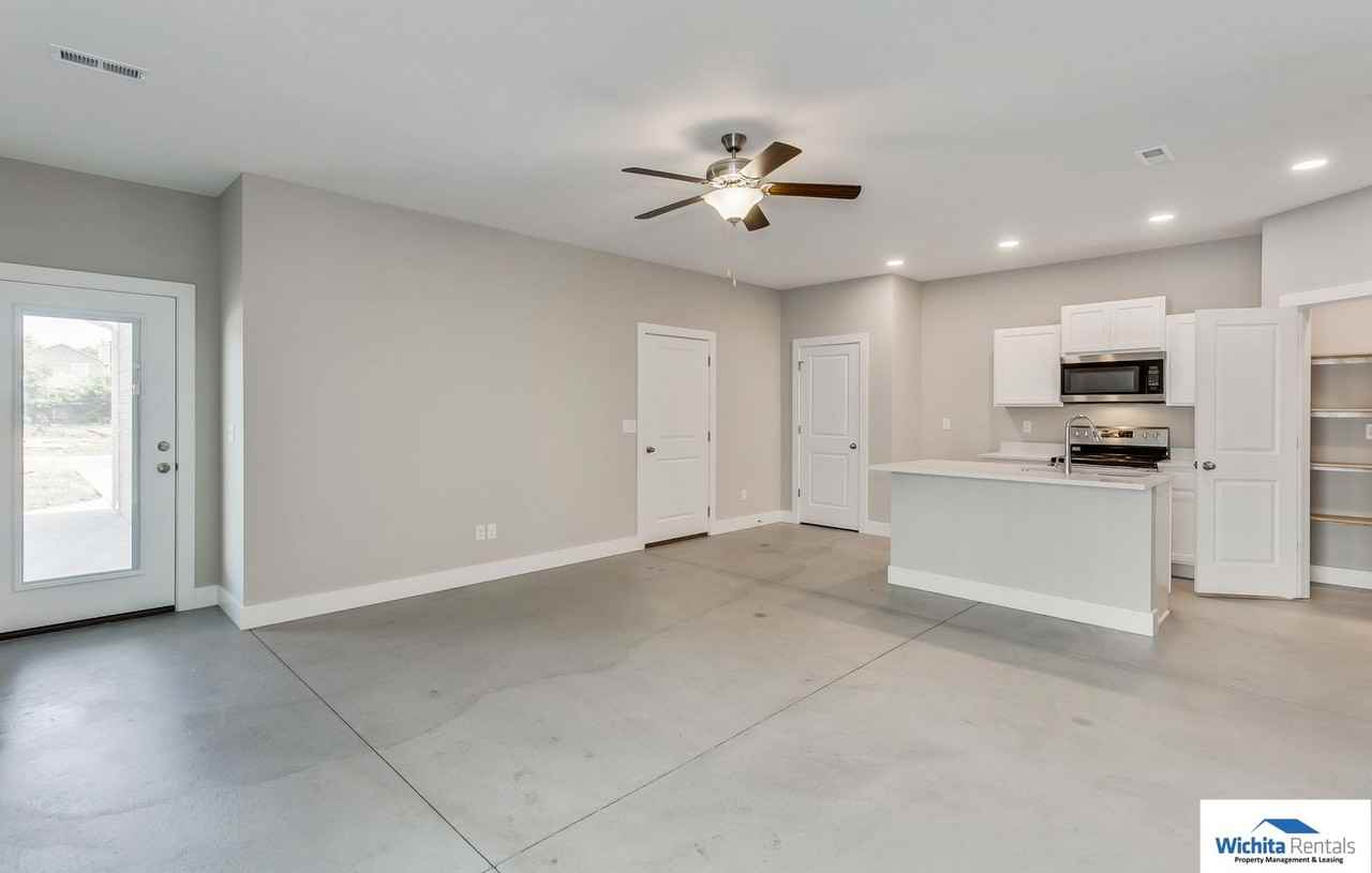 101 E Santa Fe Cir - Photo 3 of 13