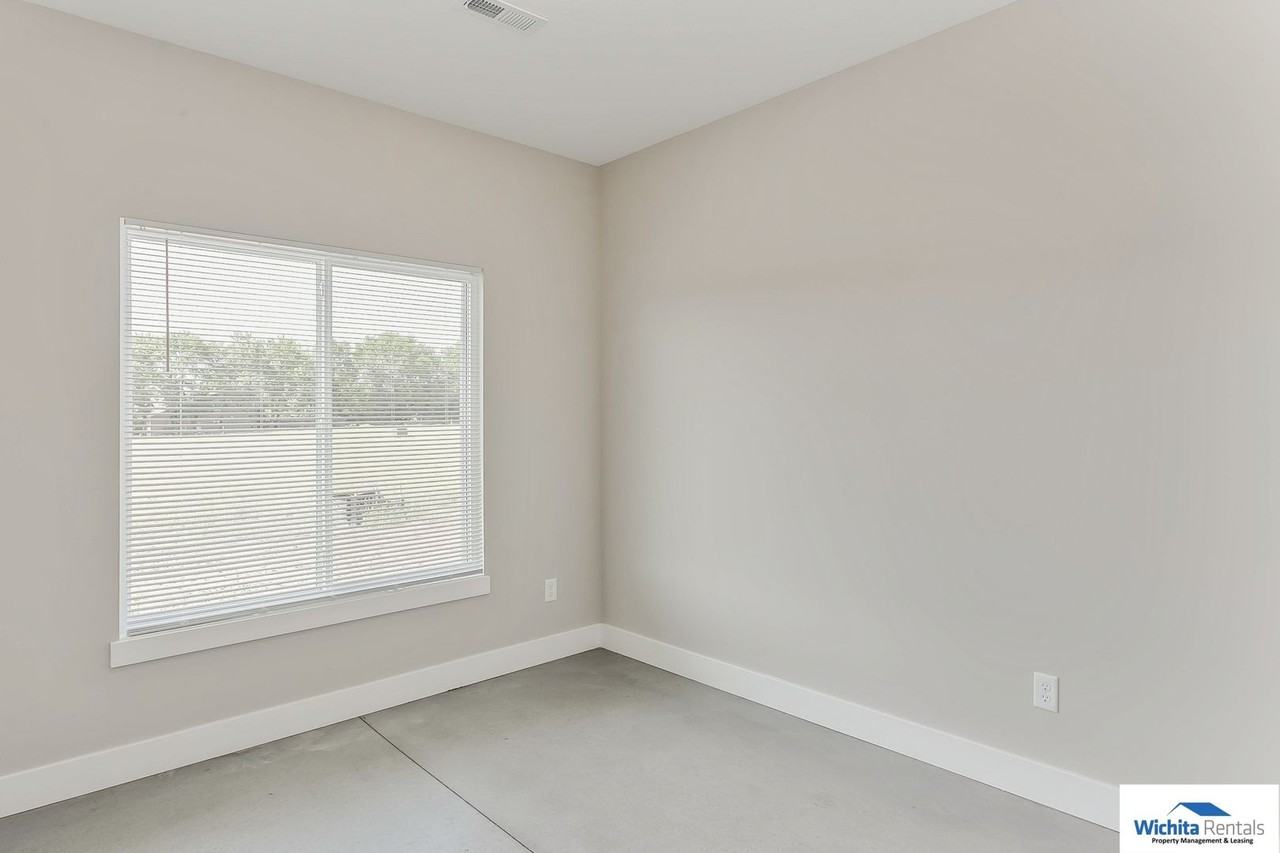 101 E Santa Fe Cir - Photo 7 of 13