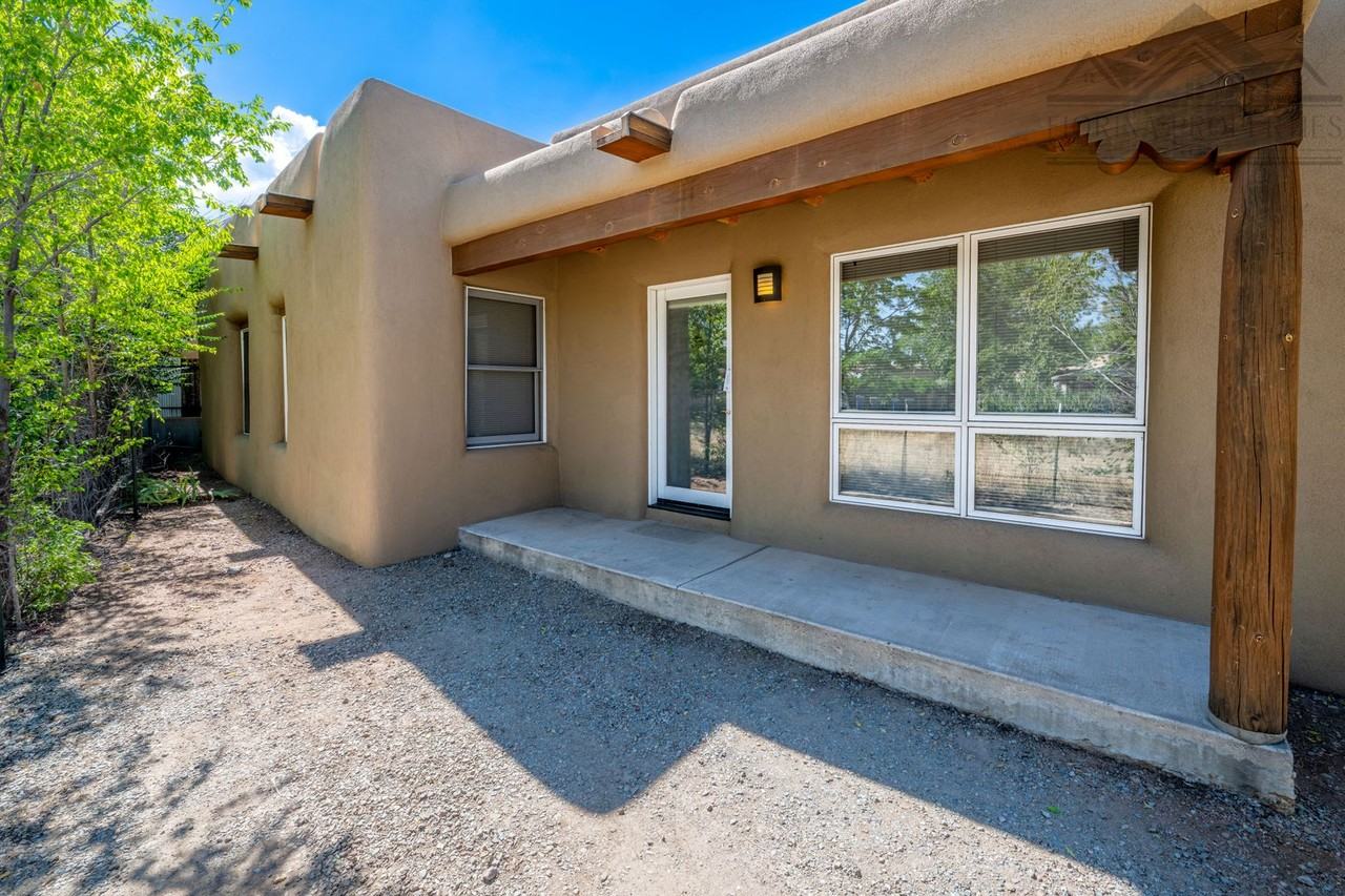 530-B Lolita St - Photo 2 of 23
