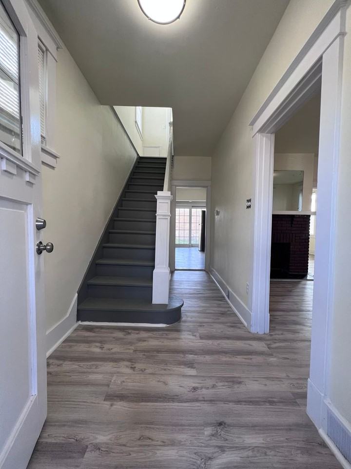 132 Amelia St - Photo 3 of 30
