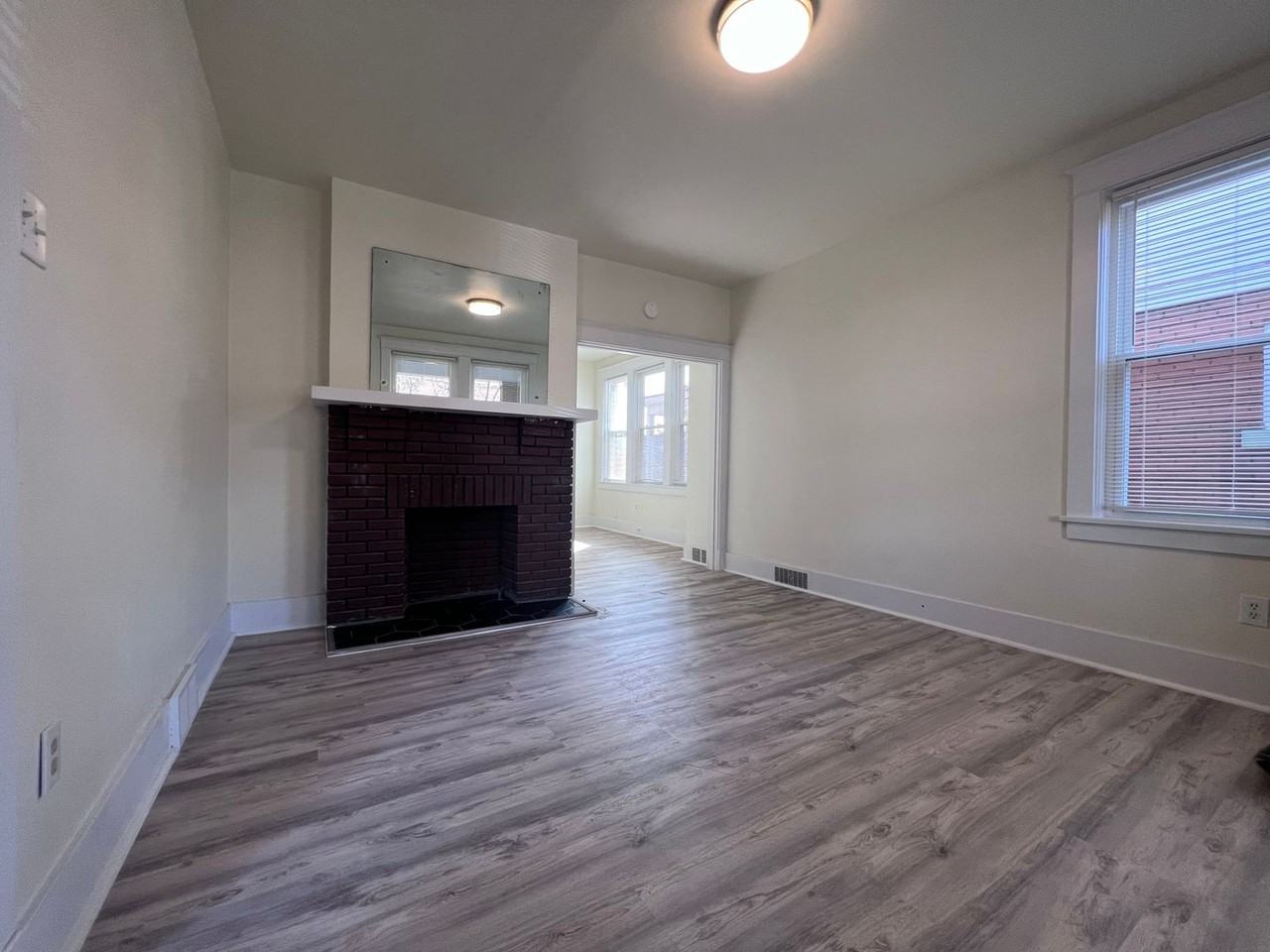 132 Amelia St - Photo 4 of 30