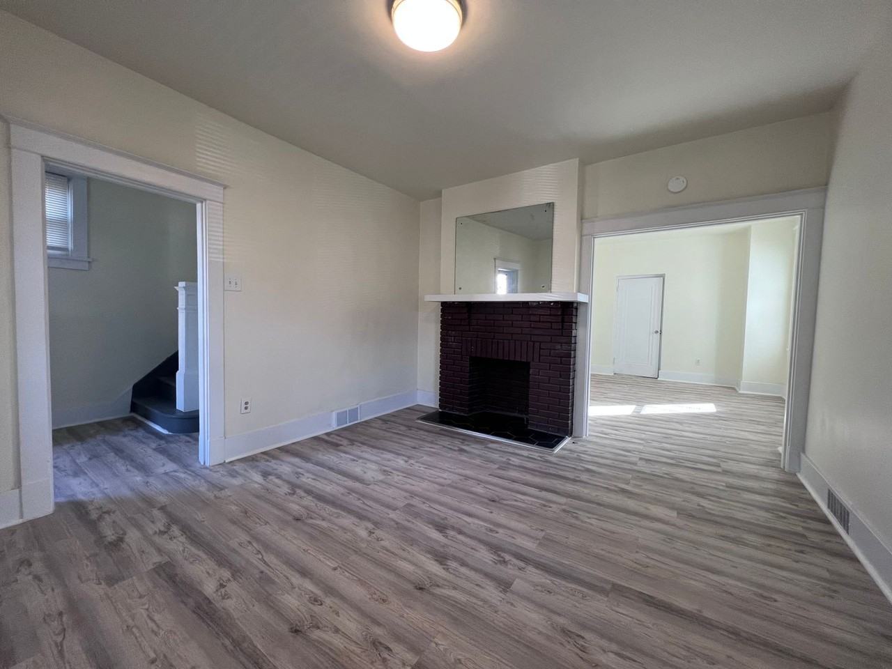 132 Amelia St - Photo 5 of 30