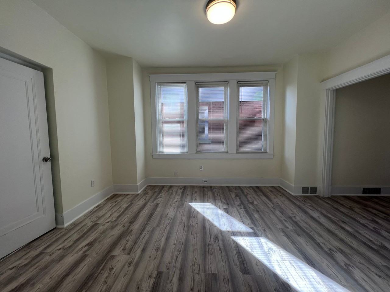 132 Amelia St - Photo 6 of 30