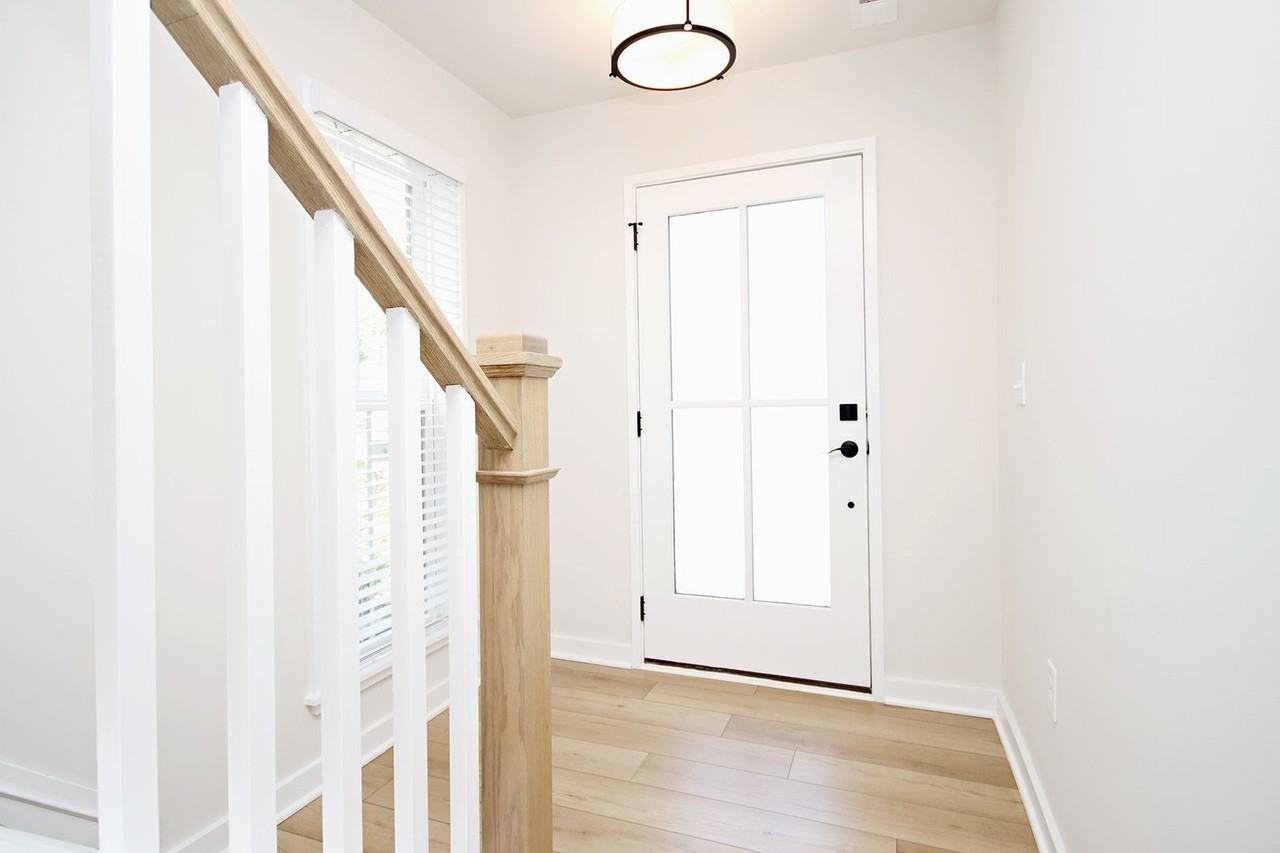 6019 Bicknell St - Photo 2 of 24