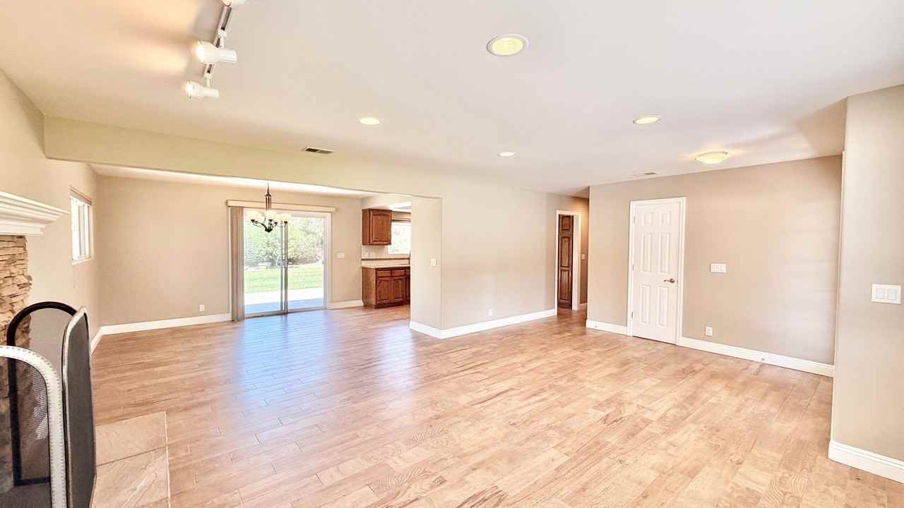 1537 Mcdonald Rd - Photo 5 of 41