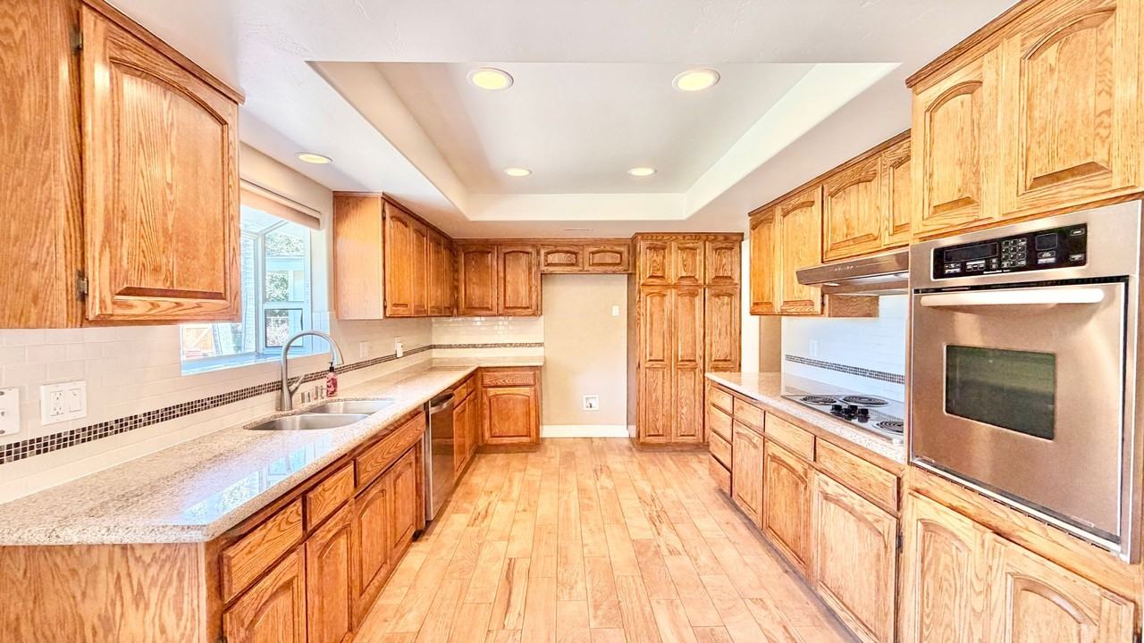 1537 Mcdonald Rd - Photo 6 of 41
