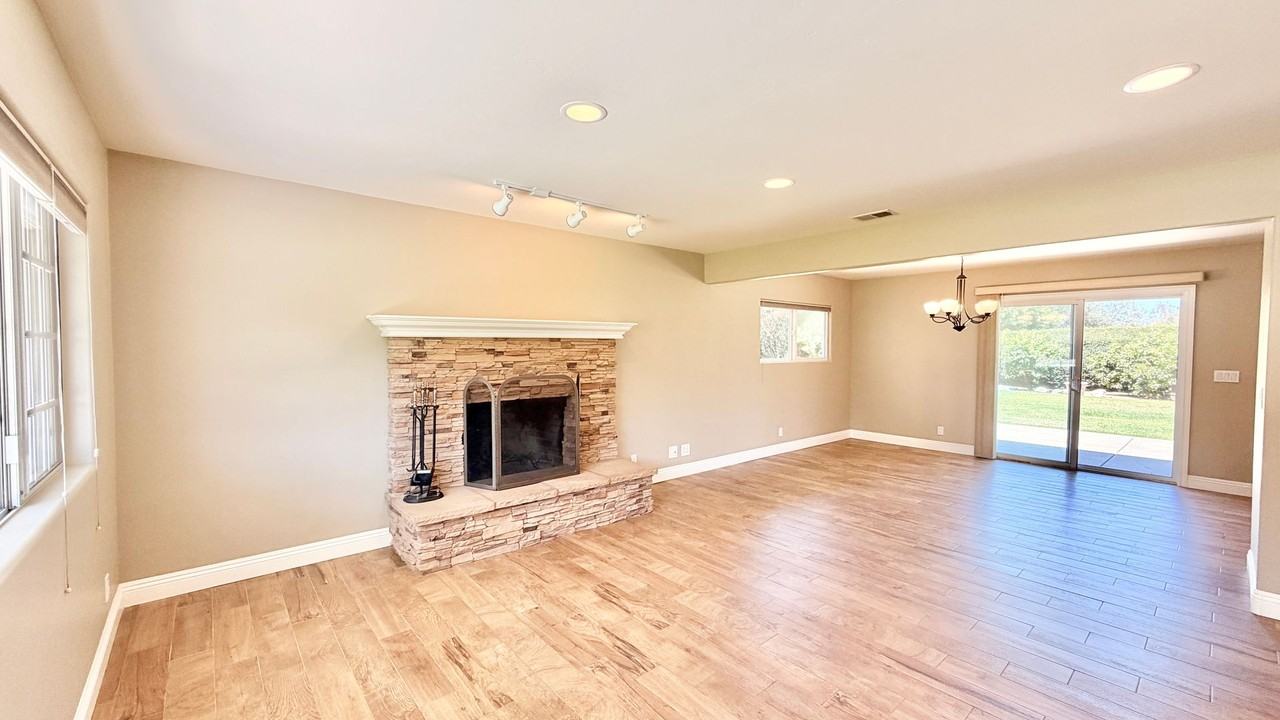 1537 Mcdonald Rd - Photo 7 of 41
