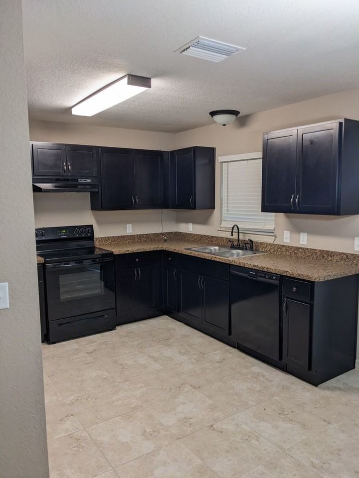 2870 Se 140th Pl - Photo 2 of 6