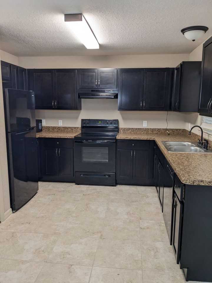 2870 Se 140th Pl - Photo 3 of 6