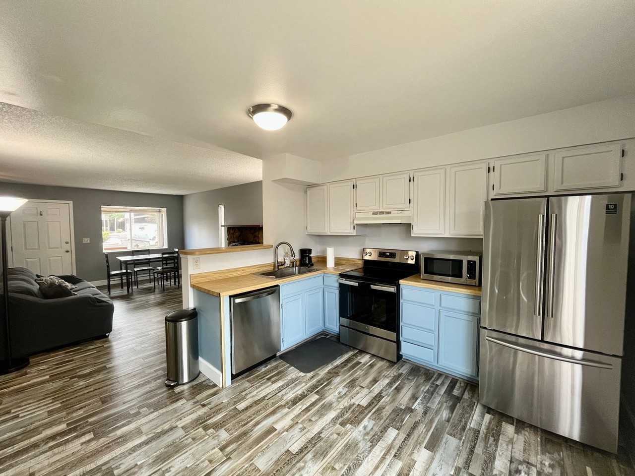 7618 Lexington Manor Dr - Photo 2 of 12