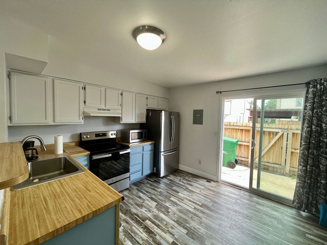 7618 Lexington Manor Dr - Photo 3 of 12