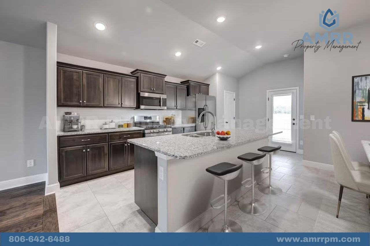 125 Sw Vicki St - Photo 3 of 40