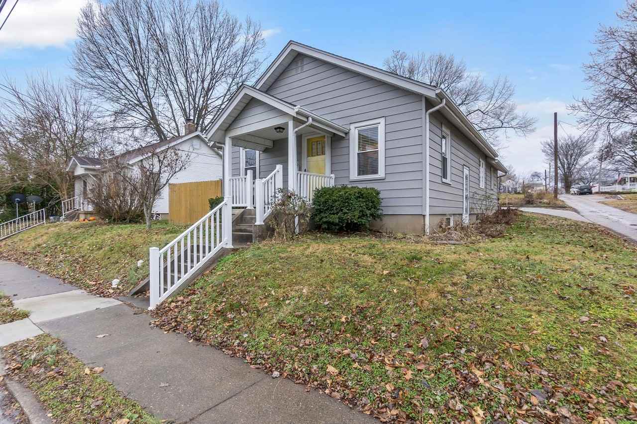 223 Daisy Ave - Photo 2 of 26