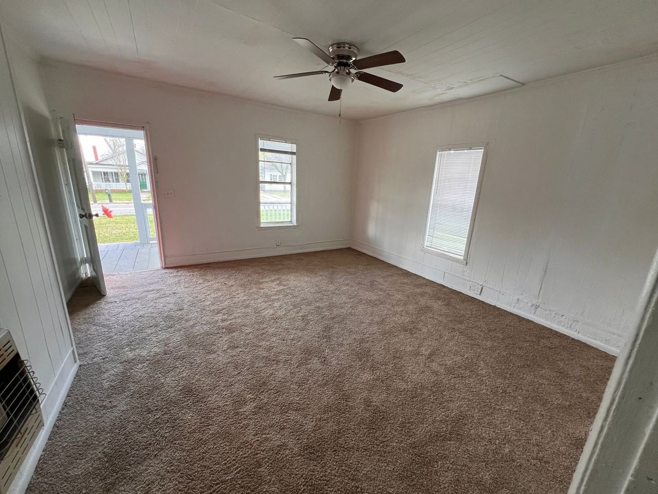411 E Troy St - Photo 3 of 5