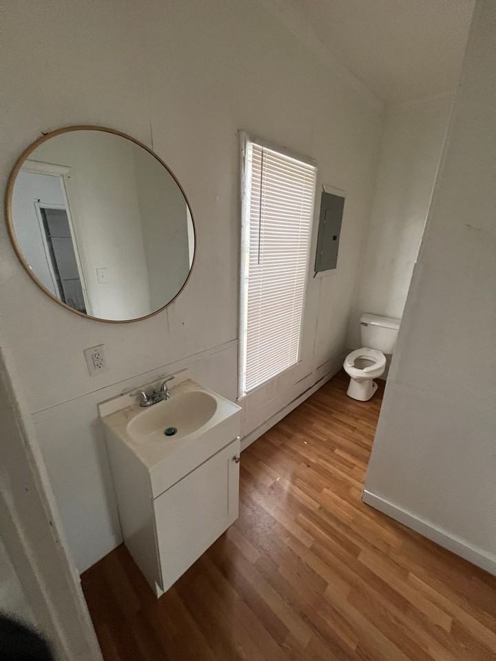 411 E Troy St - Photo 5 of 5