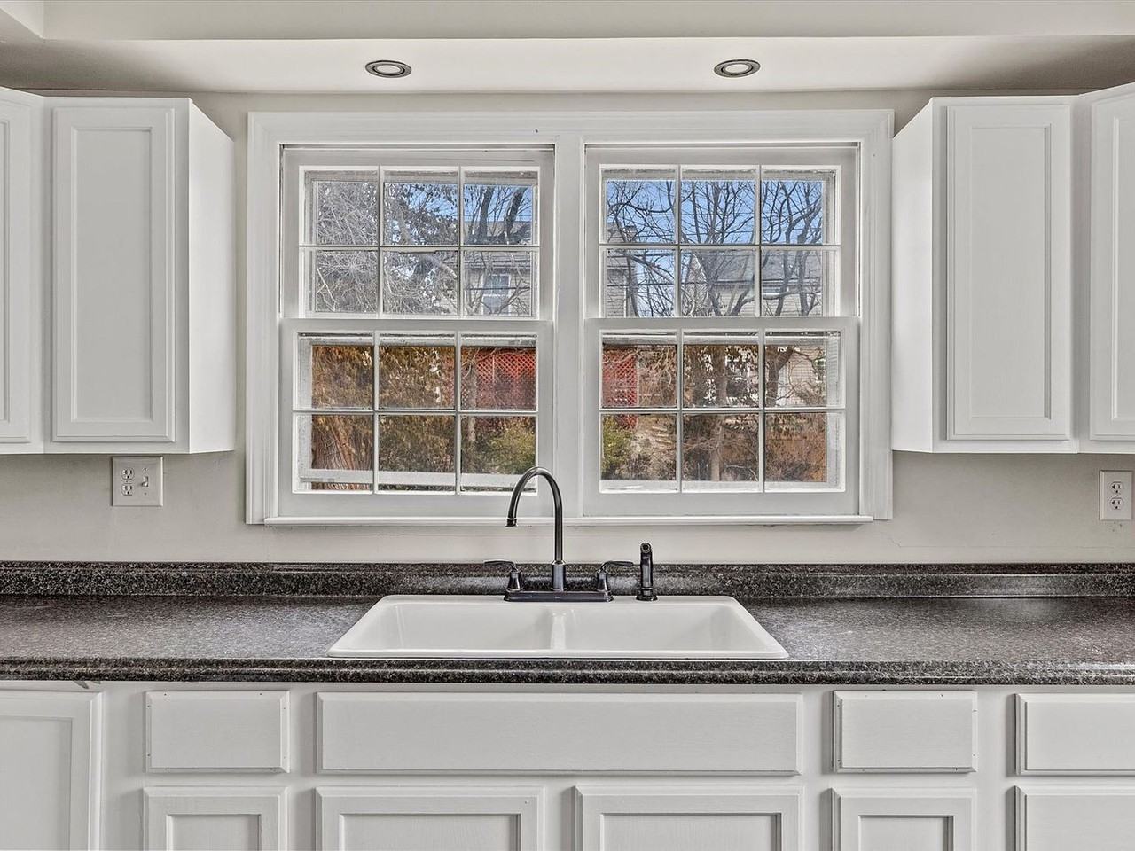 1019 Liberty Rd - Photo 4 of 22