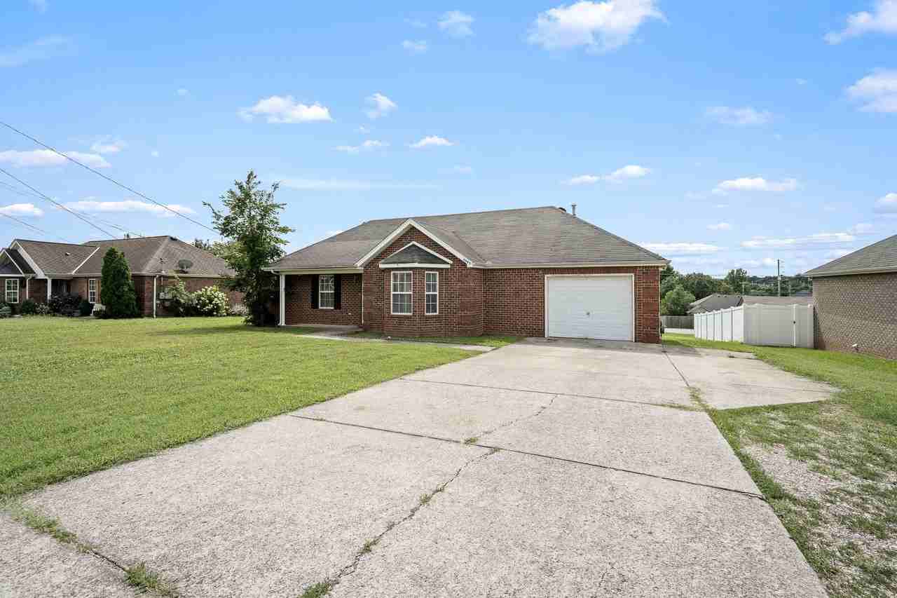 9002 Macbeth Dr - Photo 3 of 27