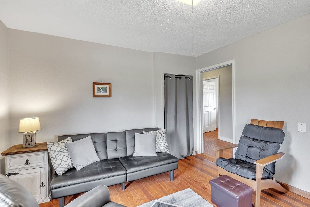 177 Hoots Dr - Photo 3 of 17