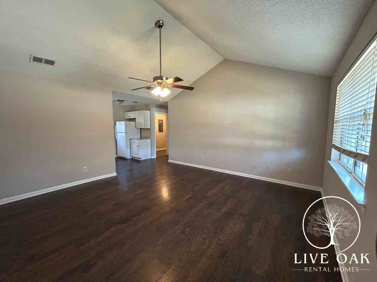 1469 Flo Zechman Dr - Photo 3 of 18