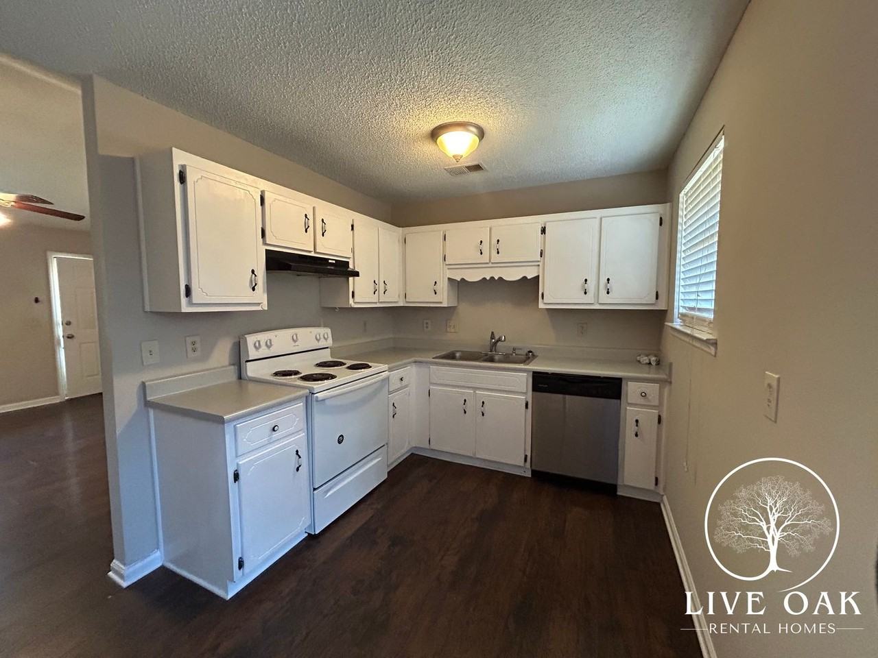 1469 Flo Zechman Dr - Photo 5 of 18
