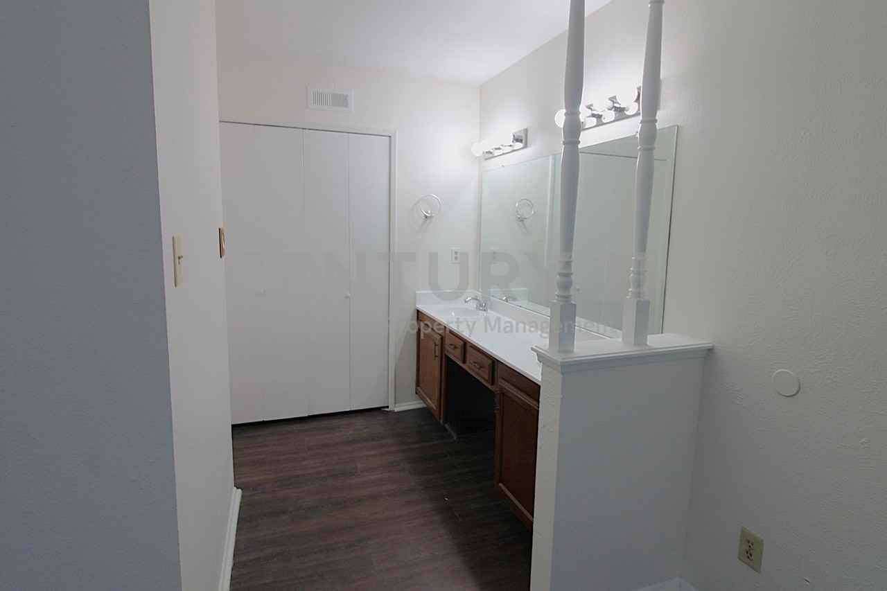 407 Pogue St - Photo 6 of 14