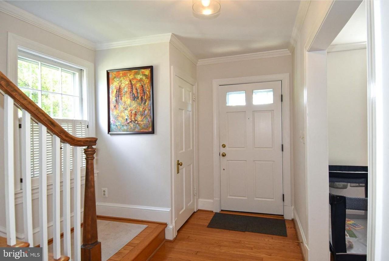 710 W View Ter - Photo 3 of 50