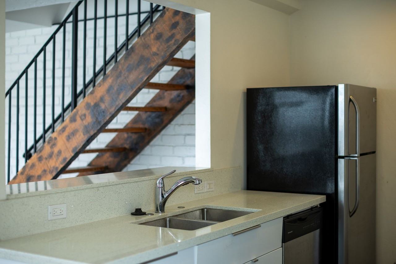 147 Fillmore Ave - Photo 7 of 27