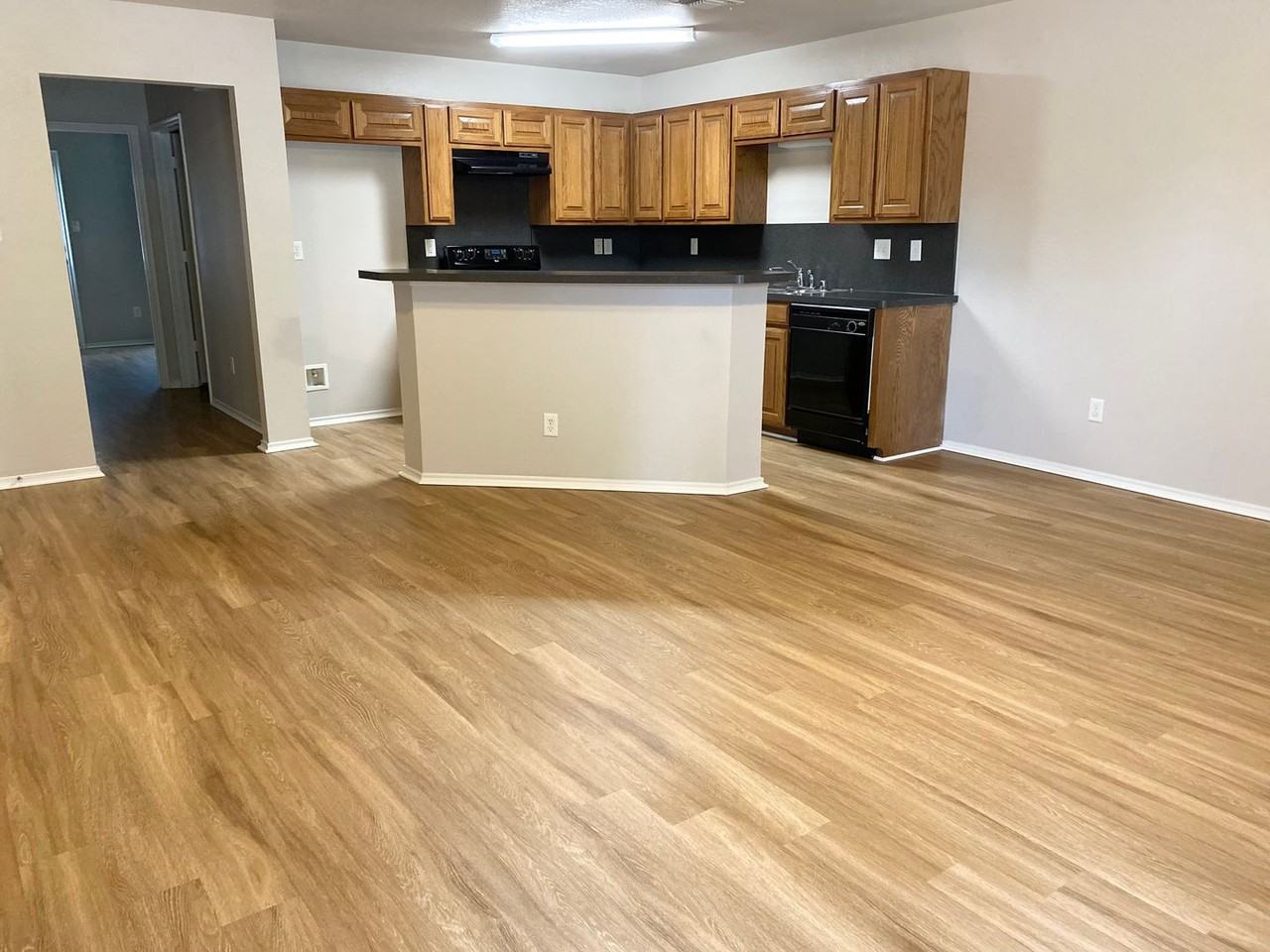 409 Tinker Trl - Photo 5 of 15
