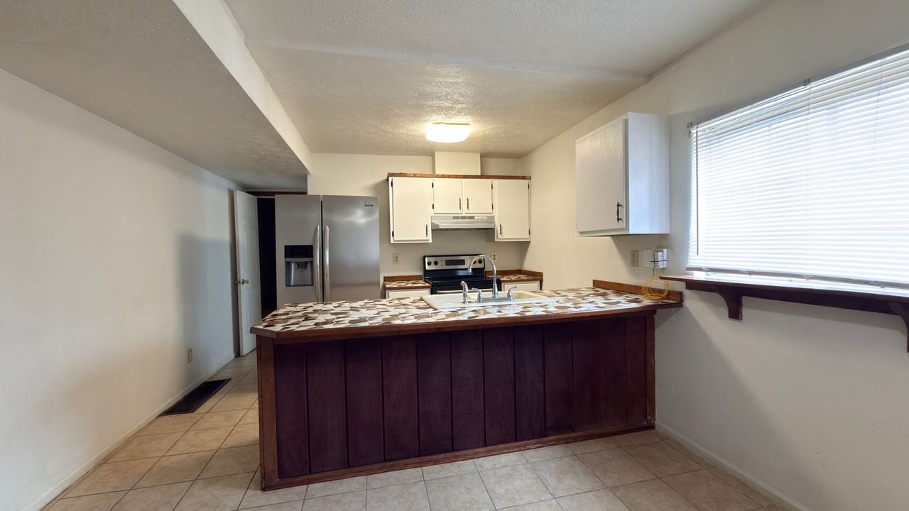 225 S 4th St #3 - Photo 4 of 19