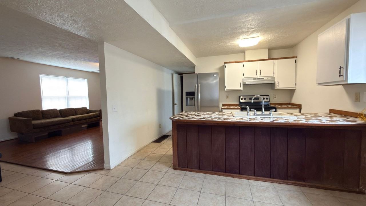 225 S 4th St #3 - Photo 5 of 19