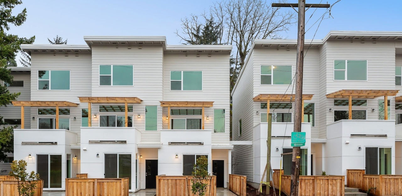 6064 Ne 42nd Ave - Photo 2 of 27