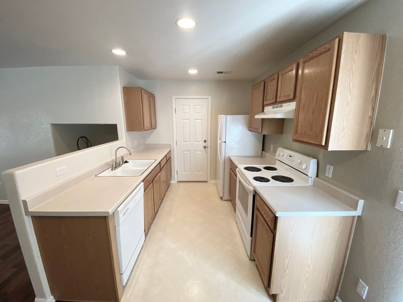 4603 S Simms Ct - Photo 6 of 25