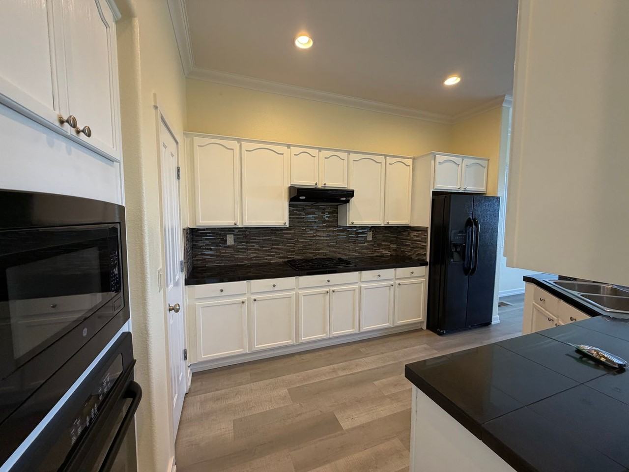 1041 Turnberry Dr - Photo 5 of 22