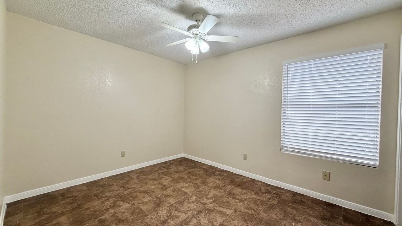 1703 Horseshoe Cir - Photo 5 of 10