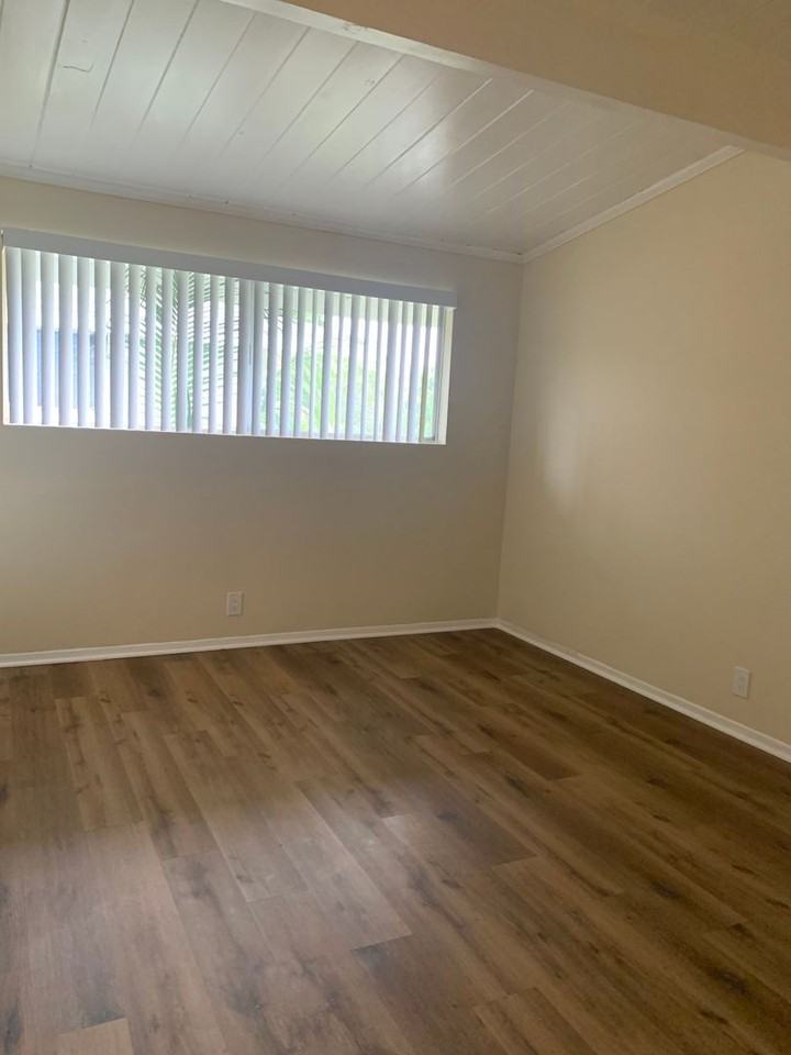 4040 Grand View Blvd #10 - Photo 3 of 9