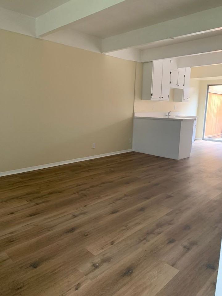 4040 Grand View Blvd #10 - Photo 4 of 9