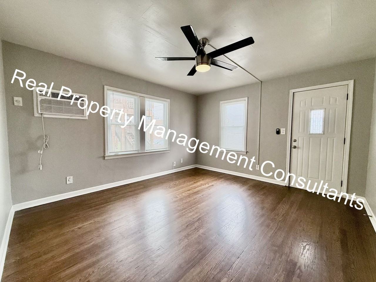 805 E 21st Ave - Photo 5 of 22