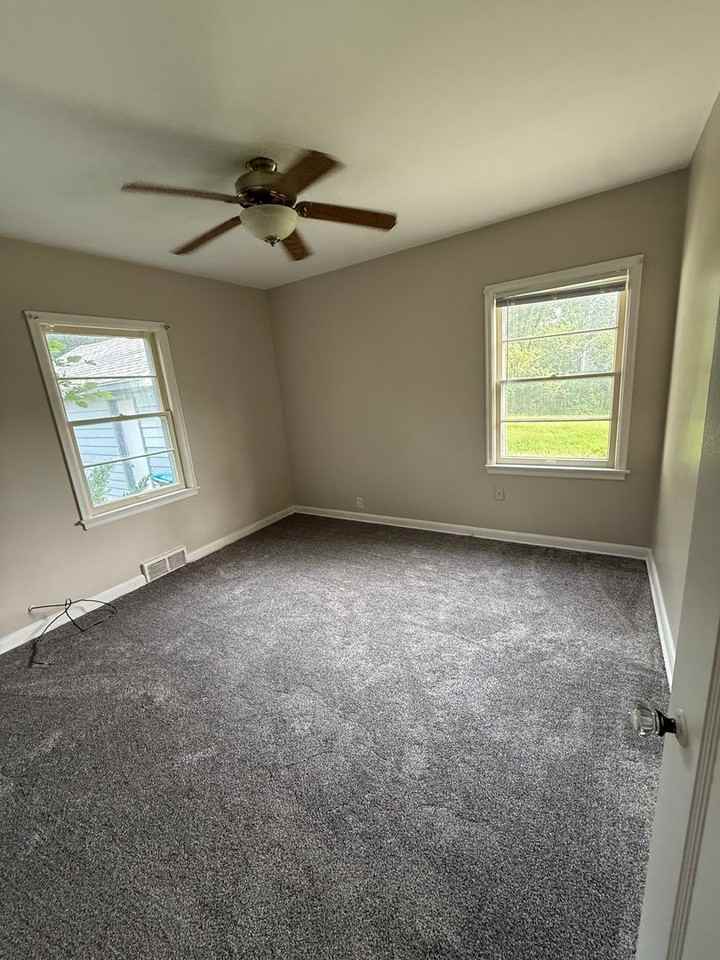 806 N 2nd St - Photo 4 of 11