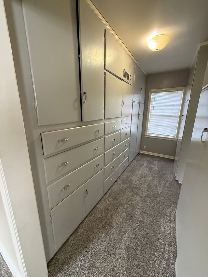 806 N 2nd St - Photo 6 of 11
