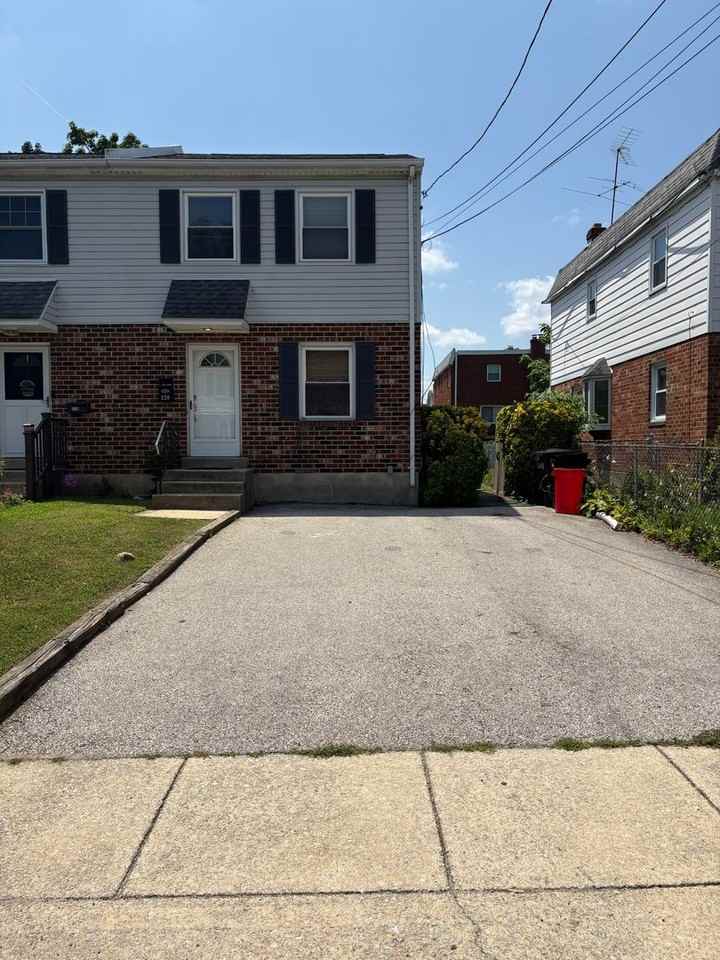 220 Harding Ave - Photo 2 of 25