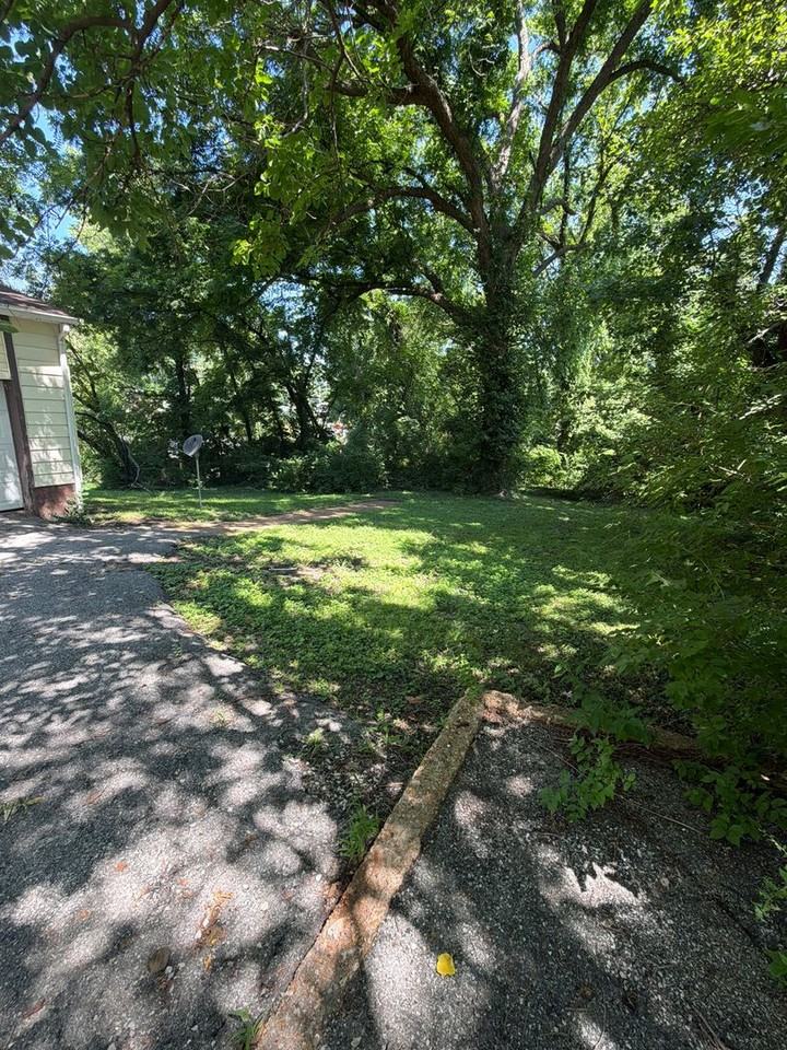 2725 Solway Ave - Photo 2 of 16