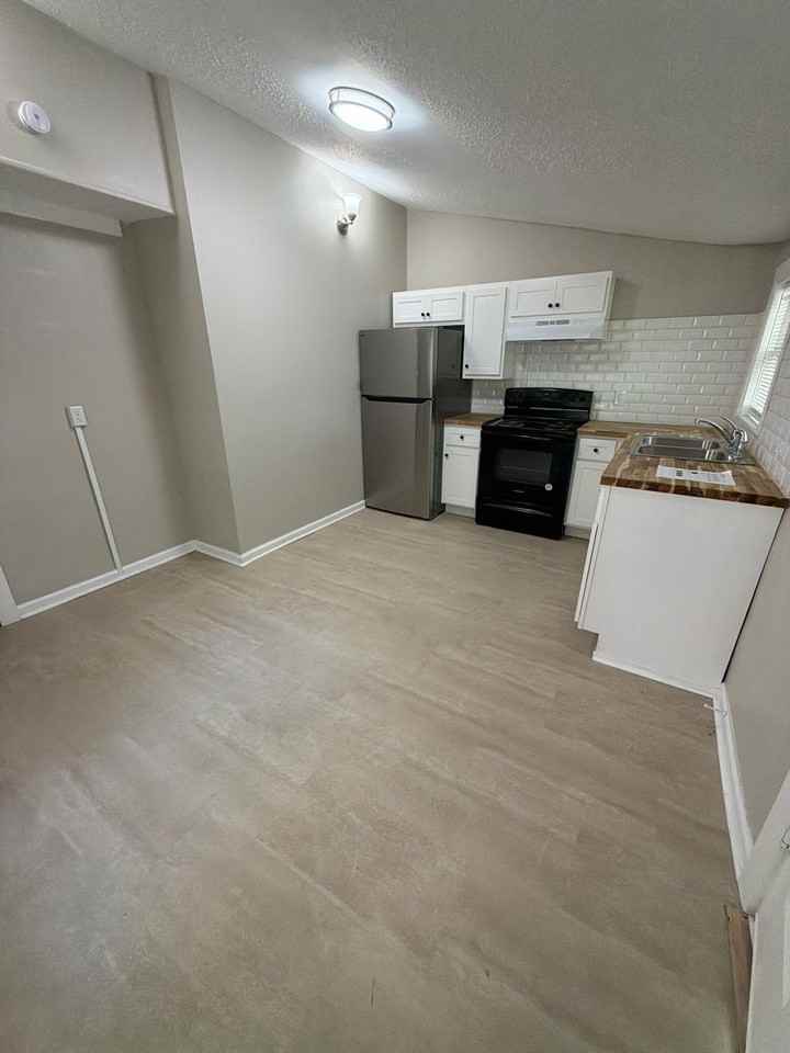 2725 Solway Ave - Photo 3 of 16