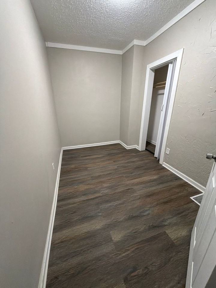 2725 Solway Ave - Photo 5 of 16