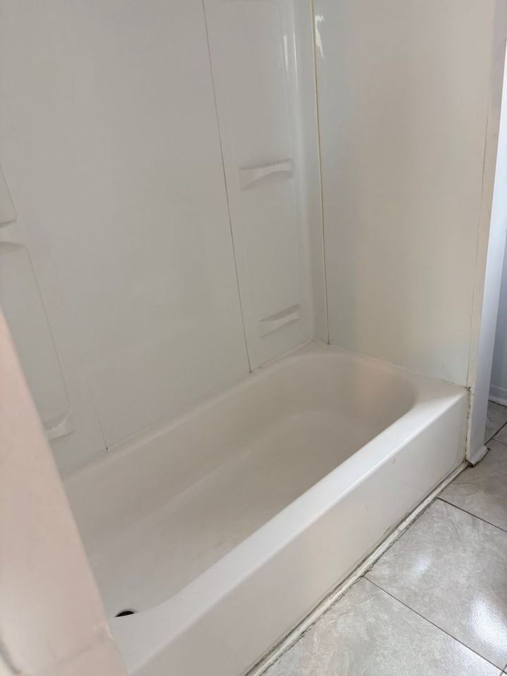 827-829 W 9th - Photo 4 of 11