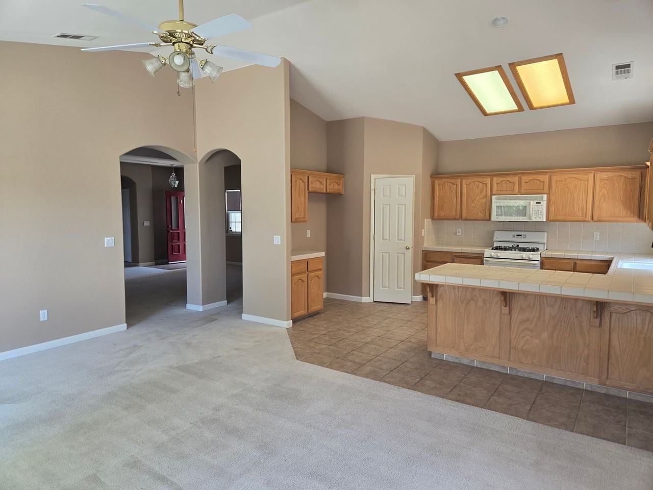 561 Bluejay Ave - Photo 2 of 6
